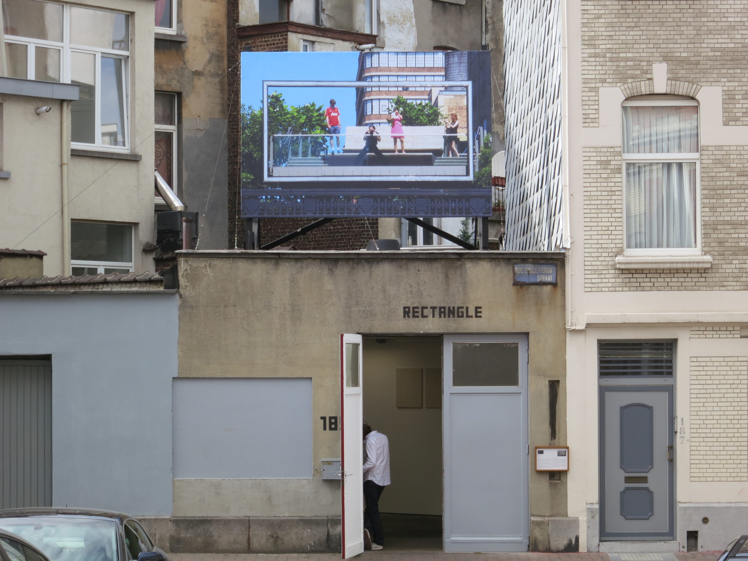 Peter Scott, Exhibition view Here Comes Your Neighborhood, Rectangle, Brussels