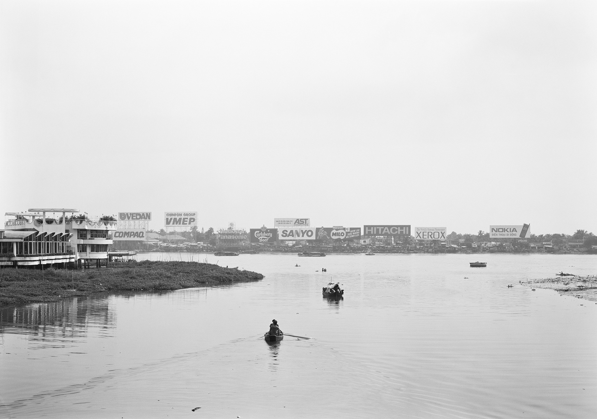 An-My Lê, Untitled, Ho Chi Minh City, 1995, Courtesy of Janice Guy